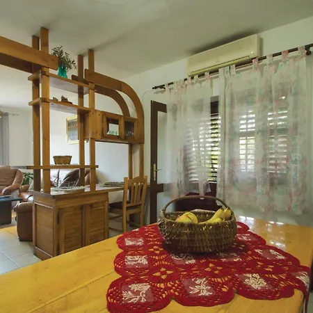 Appartement Awesome In With Kitchenette *