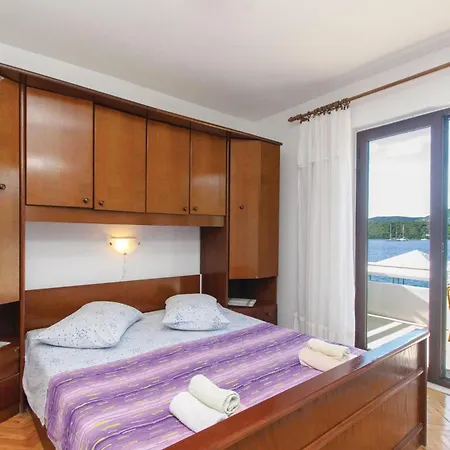 Appartement Awesome In With Kitchenette